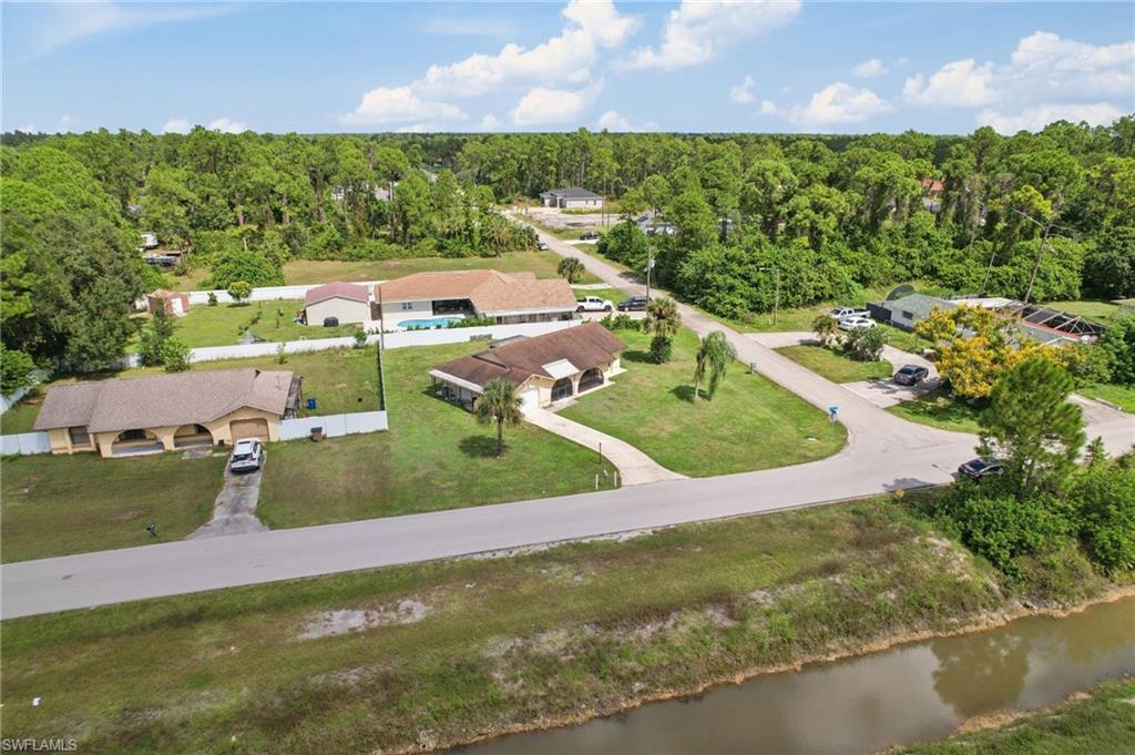 2807 E 8th St Property Photo 10