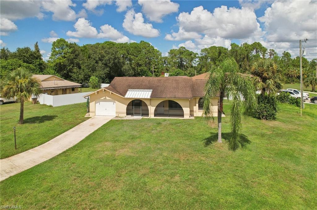 2807 E 8th St Property Photo 13