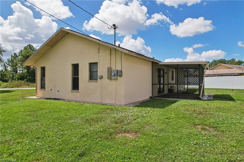 2807 E 8th St Property Photo 16