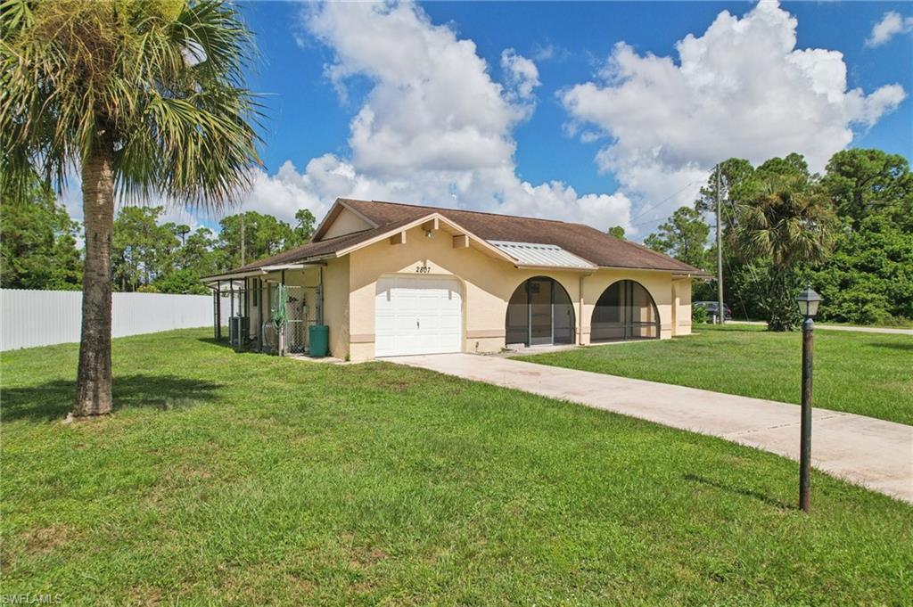 2807 E 8th St Property Photo 19