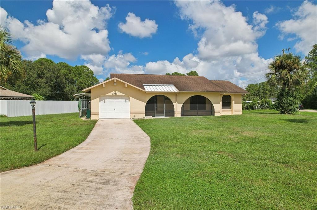 2807 E 8th St Property Photo 20