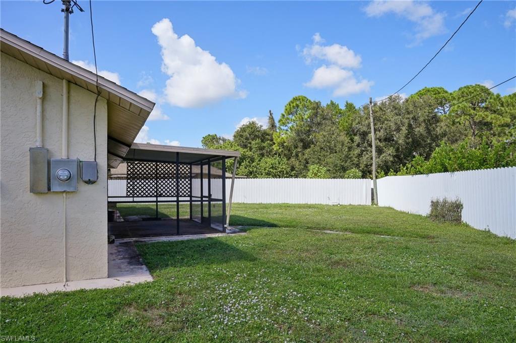 2807 E 8th St Property Photo 24