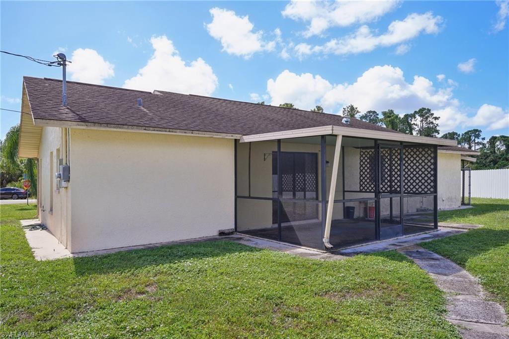 2807 E 8th St Property Photo 25