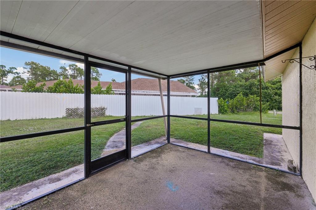 2807 E 8th St Property Photo 27