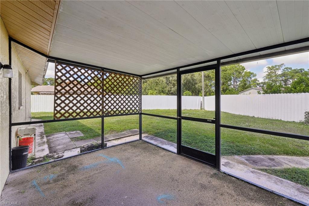 2807 E 8th St Property Photo 28