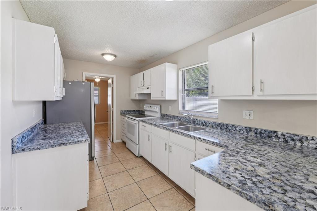 2807 E 8th St Property Photo 39