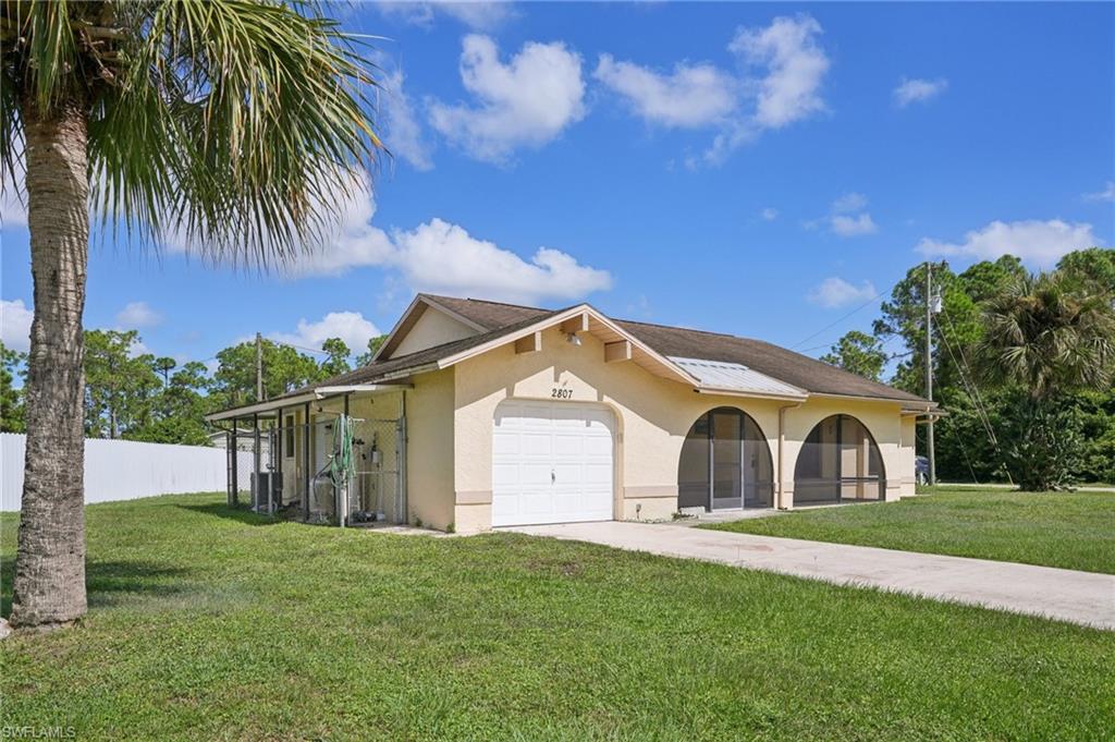 2807 E 8th St Property Photo 44