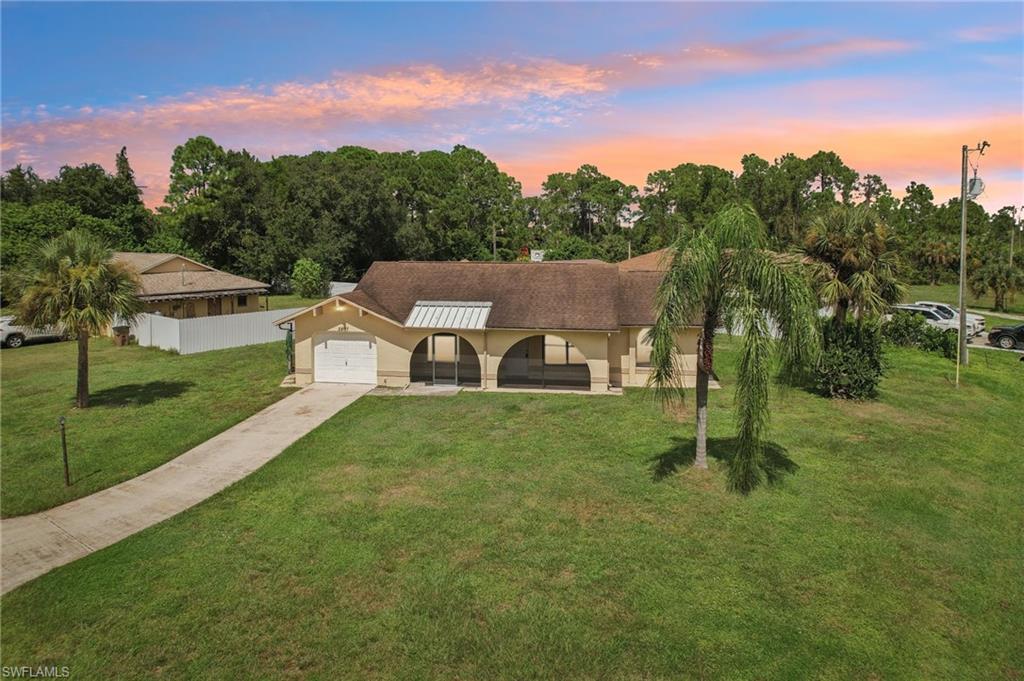 2807 E 8th St Property Photo 48