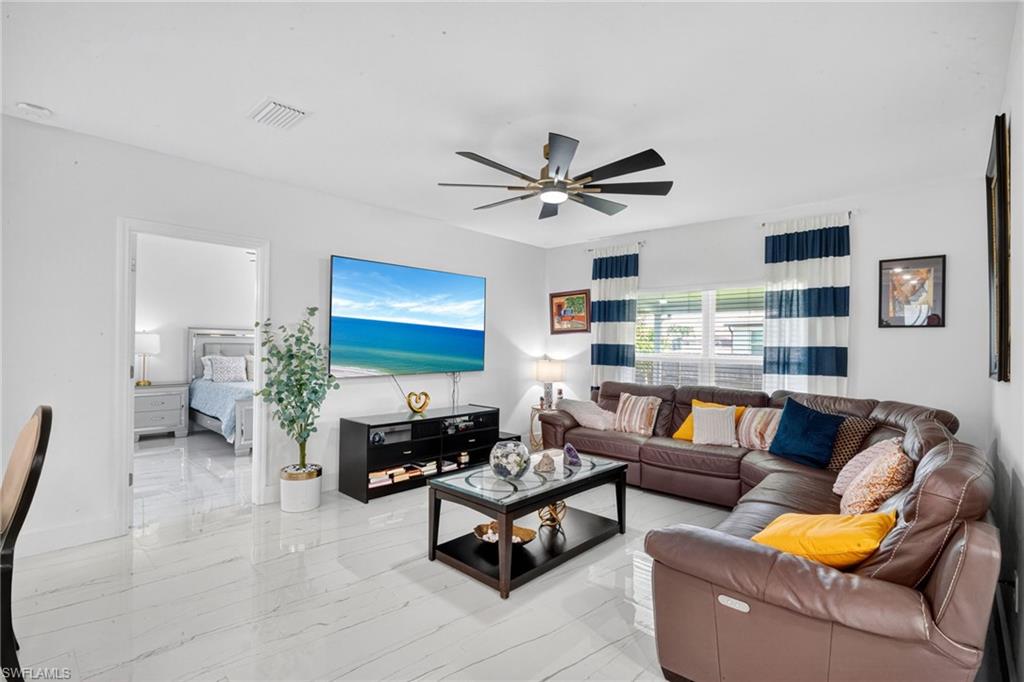 317 Sw 26th Ave Property Photo 17