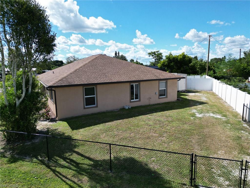 15 Willow St Property Photo 6