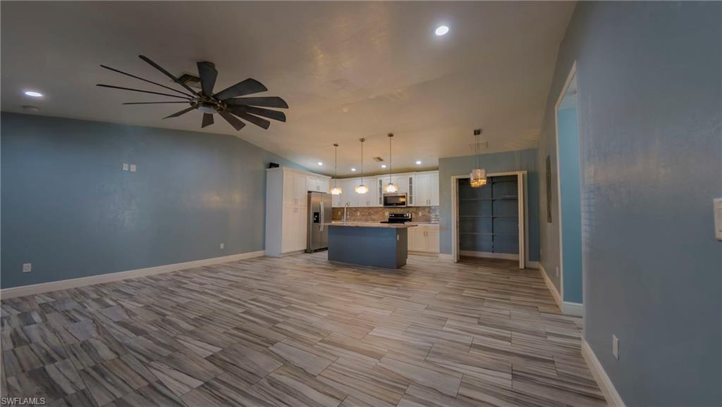 15 Willow St Property Photo 18