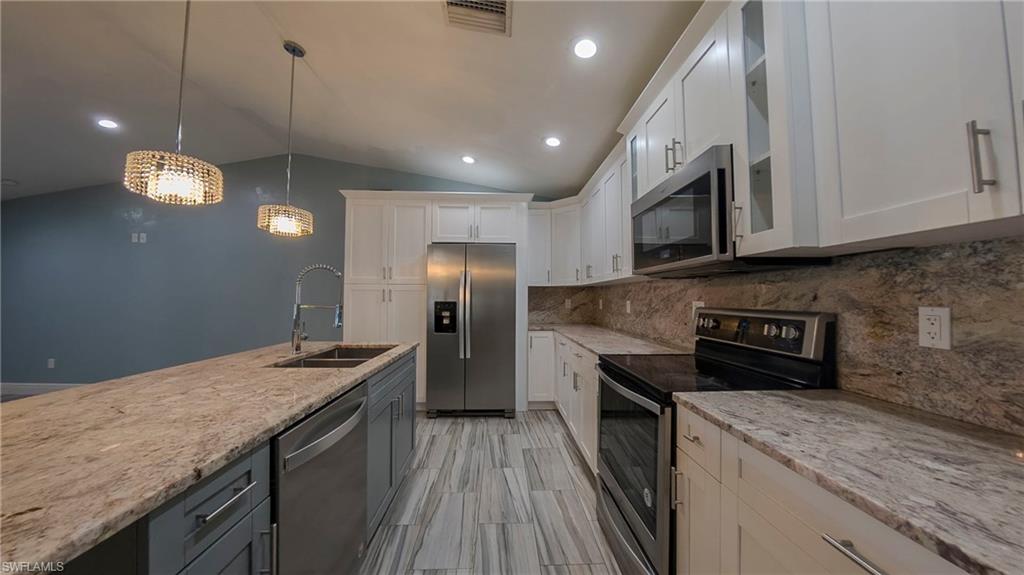 15 Willow St Property Photo 21