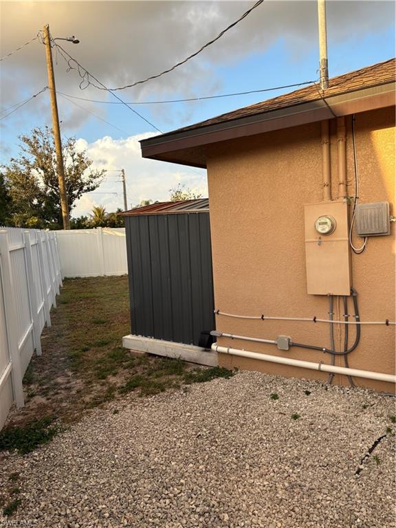 15 Willow St Property Photo 36