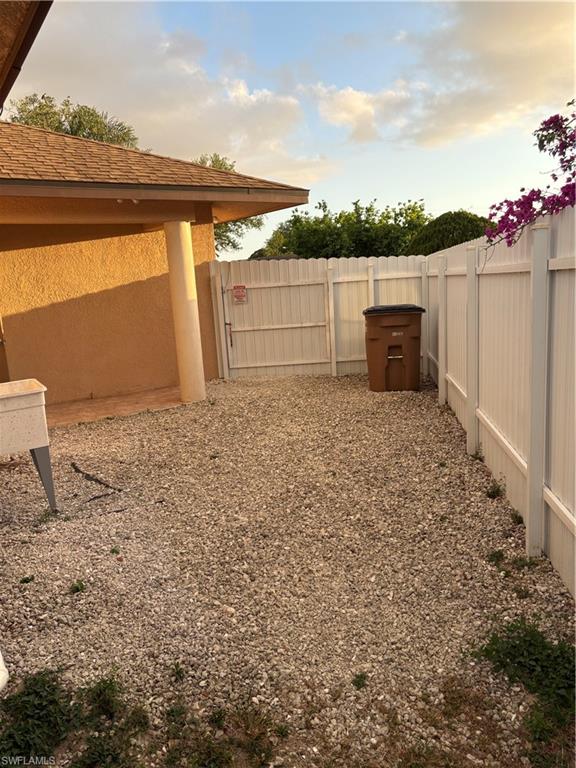 15 Willow St Property Photo 38