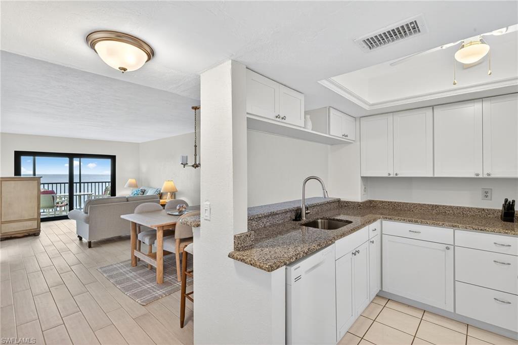 7500 Estero Blvd # 706 Property Photo 11