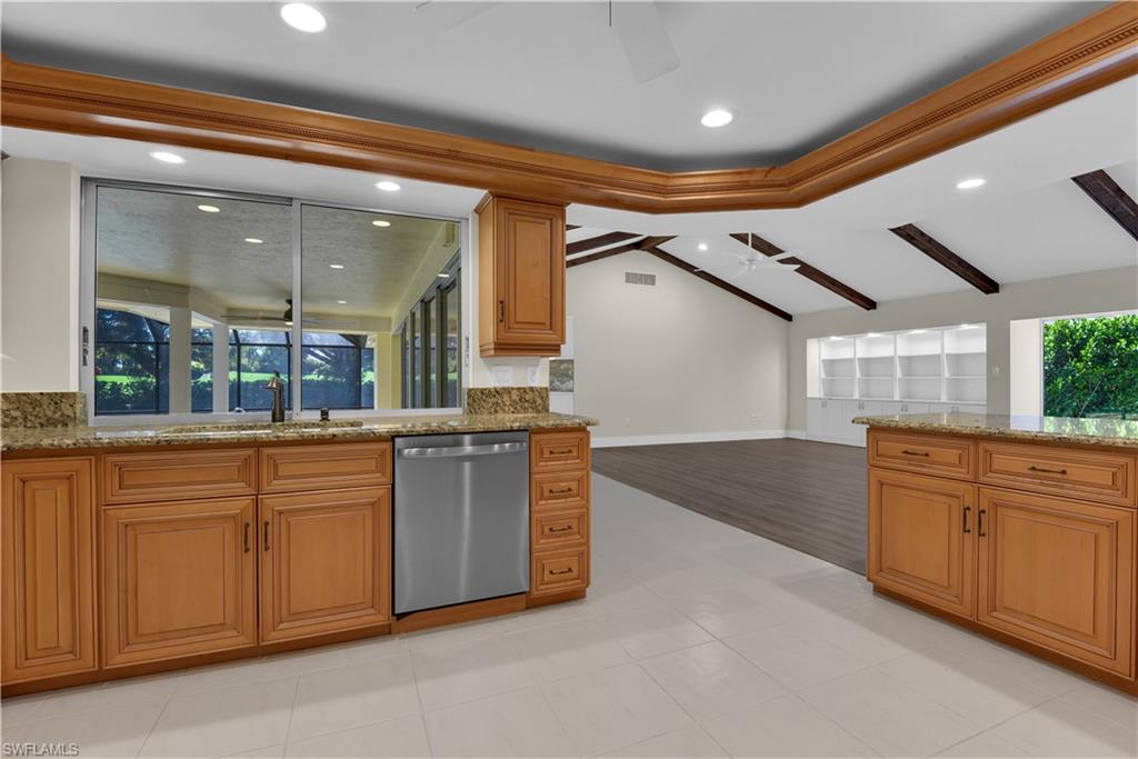 491 Cypress Way E Property Photo 9