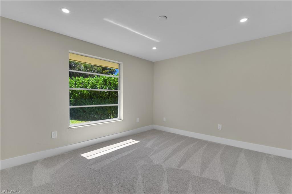 491 Cypress Way E Property Photo 28