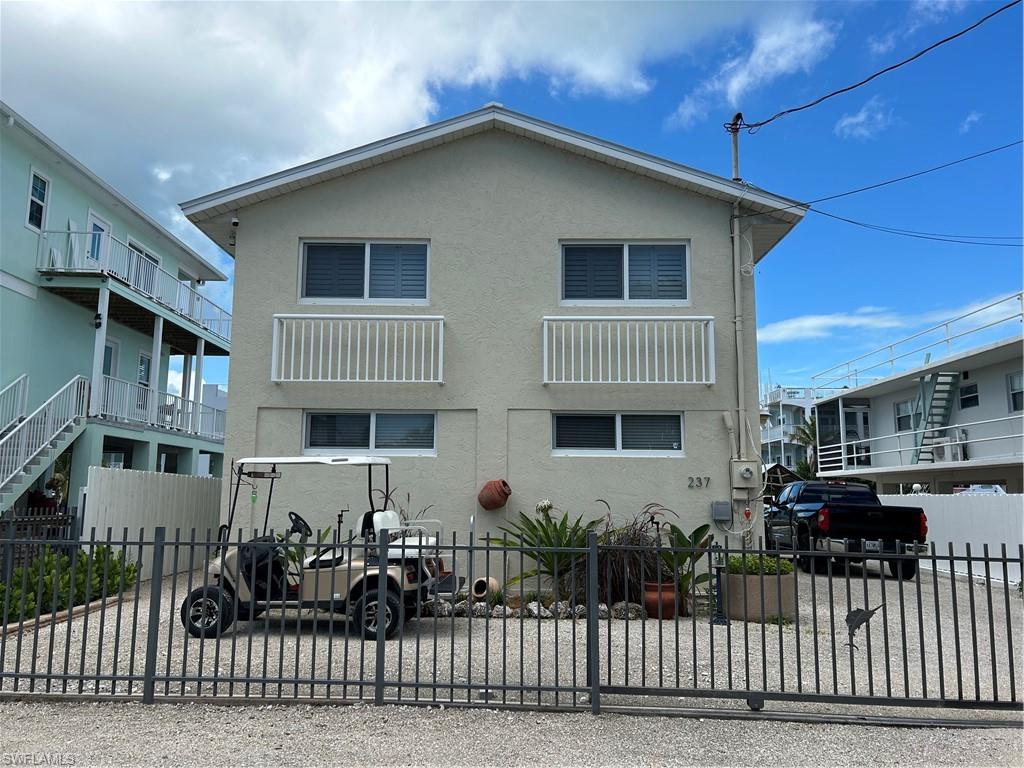 237 Jolly Roger Dr Property Photo 1