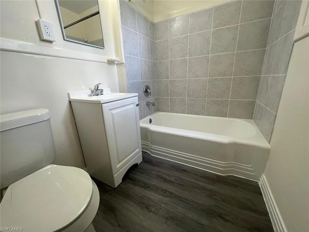 2554/2556 First Property Photo 7