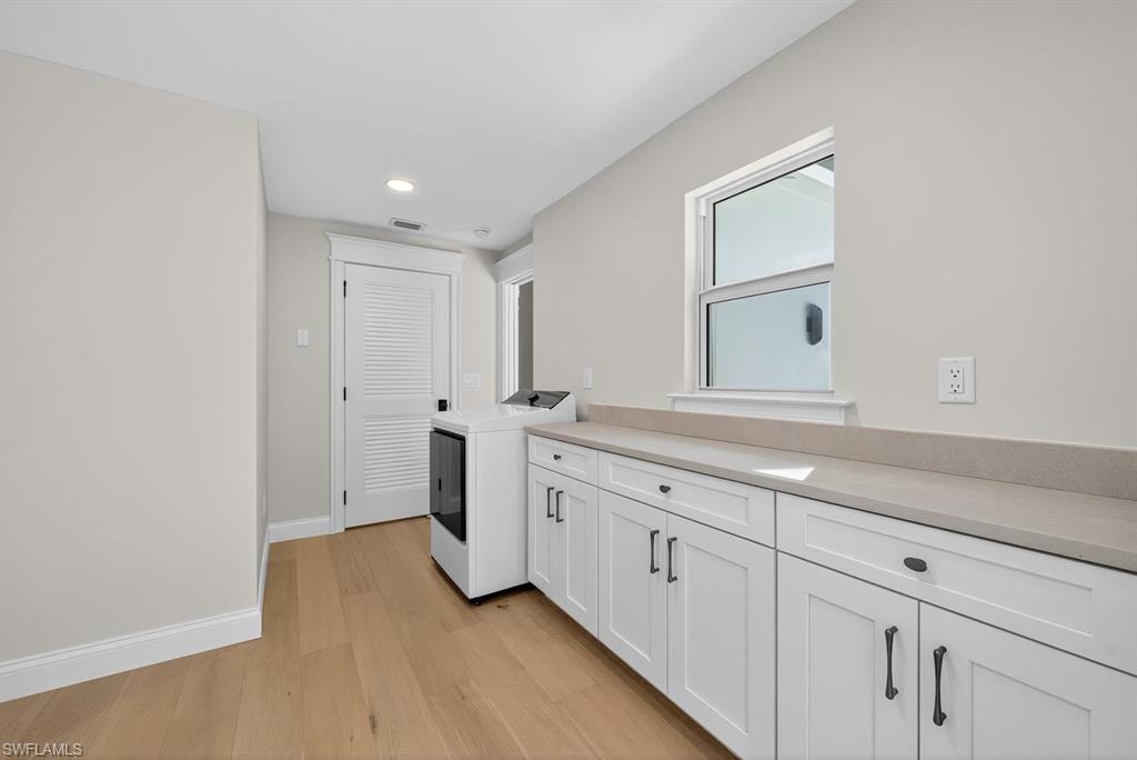 924 Kings Crown Dr Property Photo 33