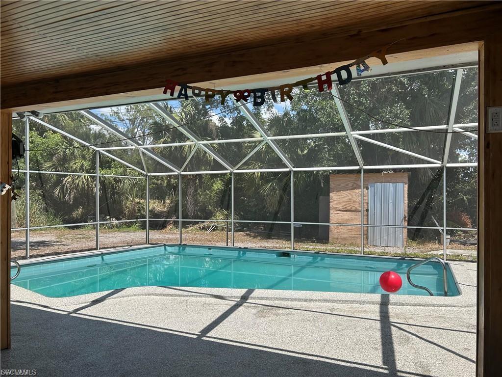 187 Louise St Property Photo 2