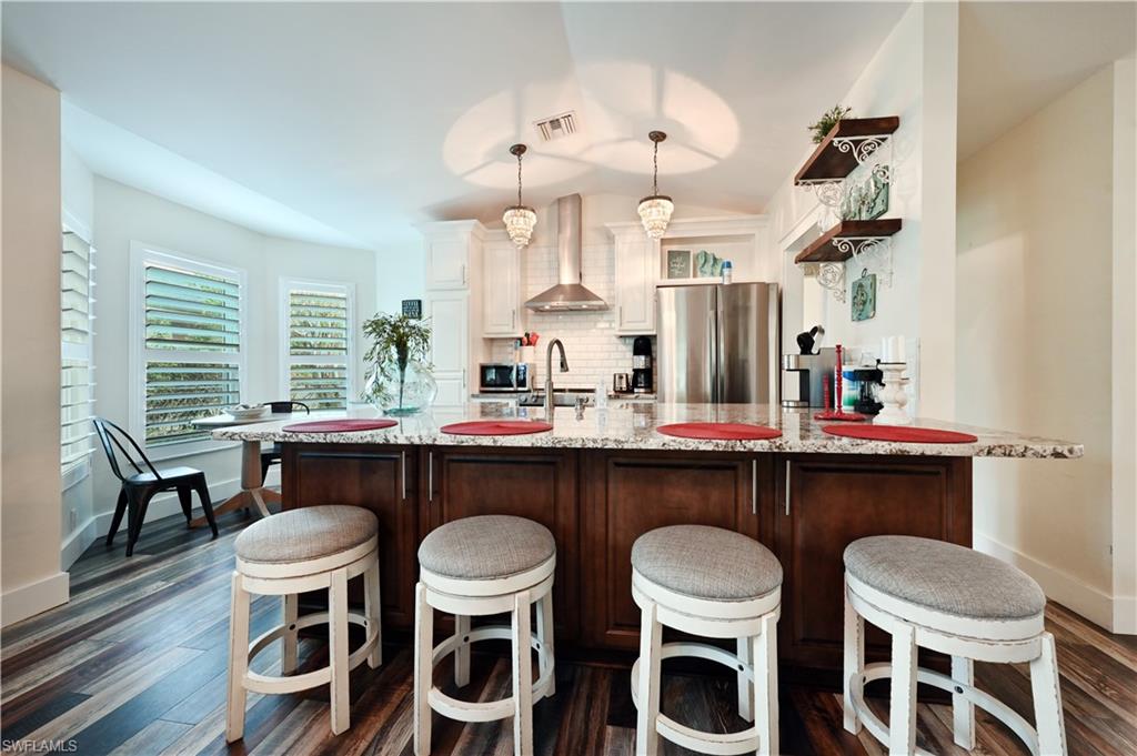 793 95th Ave N Property Photo 6