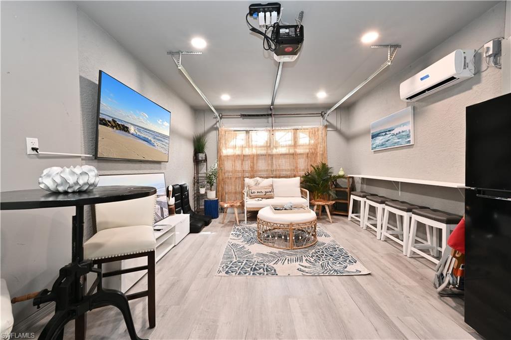 793 95th Ave N Property Photo 11