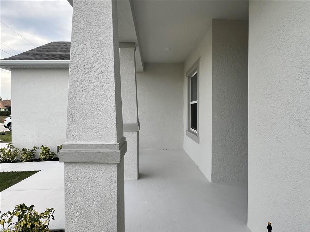 1232 Nw 21st Pl Property Photo 3