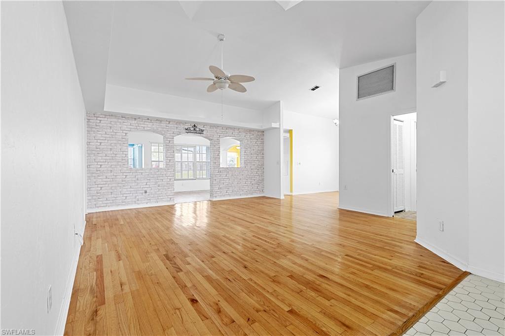 3319 Clubview Dr Property Photo 5
