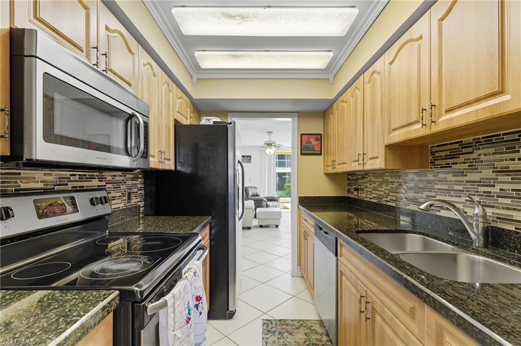 2907 Del Prado Blvd S B7 Property Photo 10