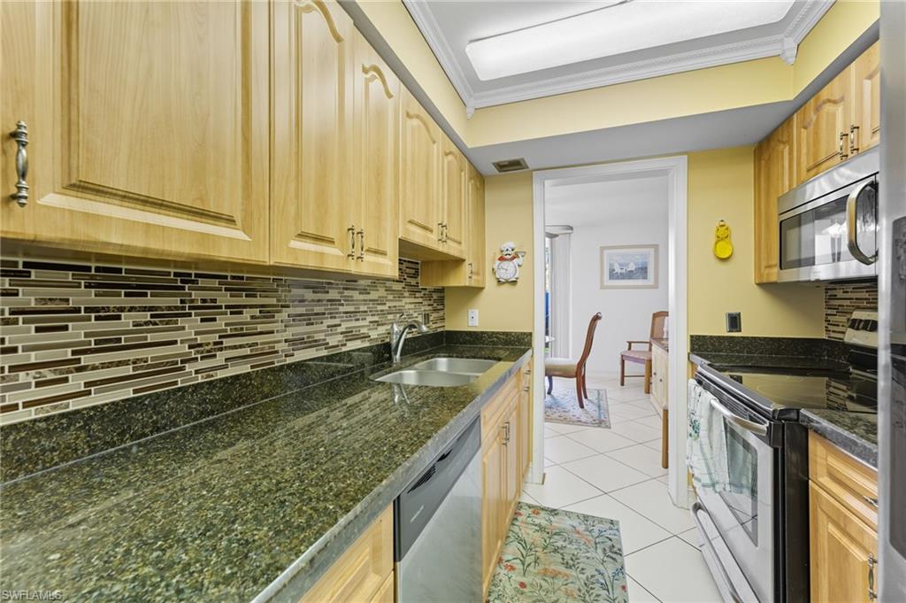 2907 Del Prado Blvd S B7 Property Photo 11