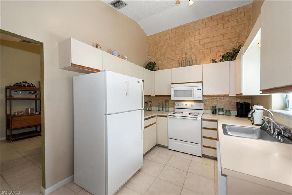 13108 Tall Pine Cir Property Photo 14