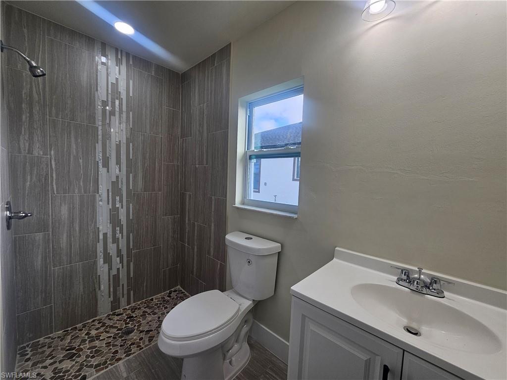 874 Apartment St E Property Photo 16