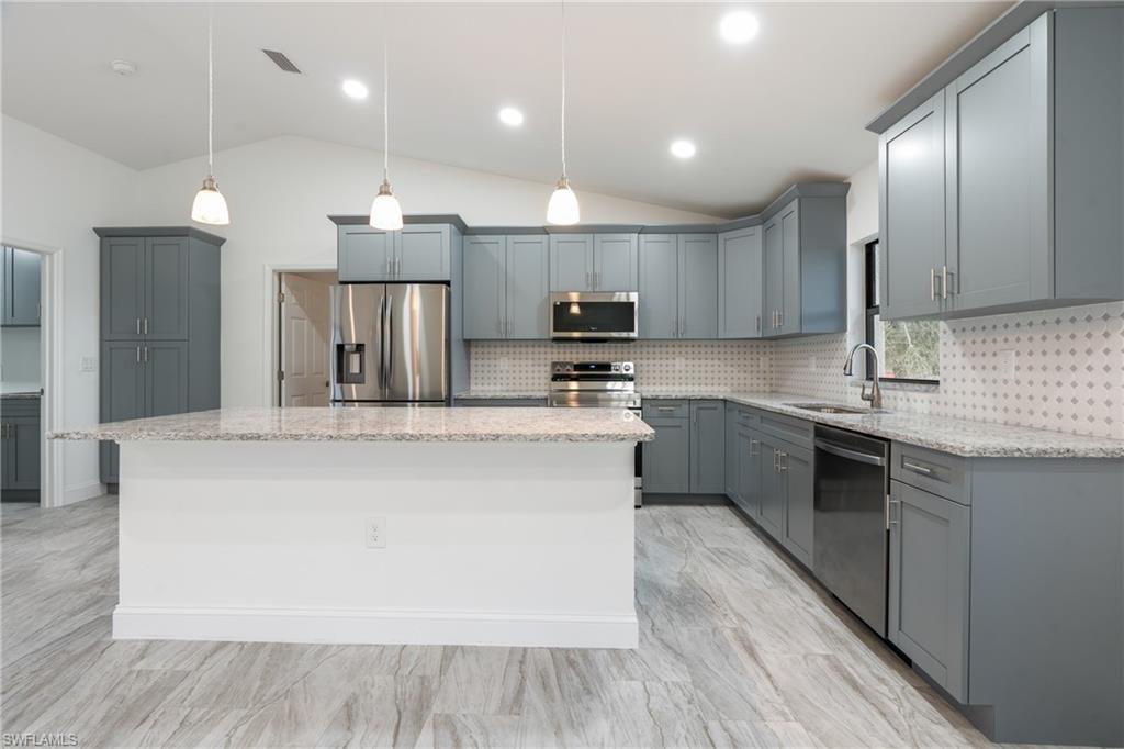 7537 19th Ter Property Photo 5