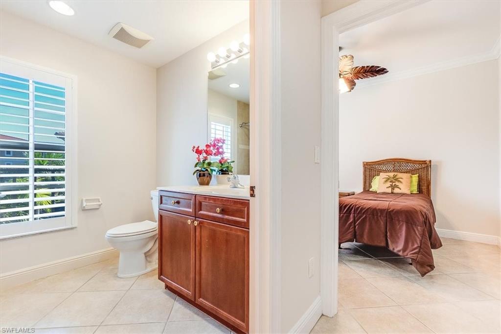 10060 Lake Cove Dr 202 Property Photo 27