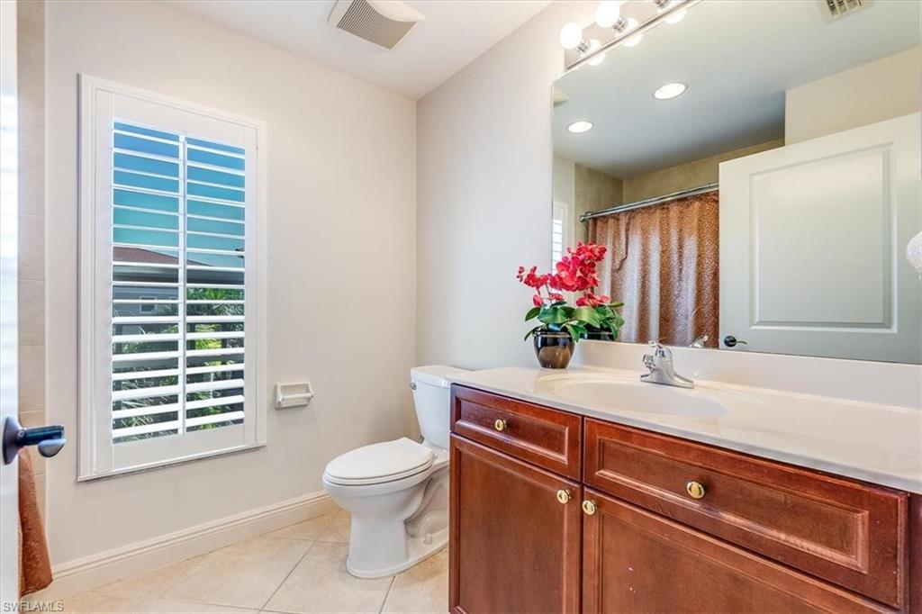 10060 Lake Cove Dr 202 Property Photo 28