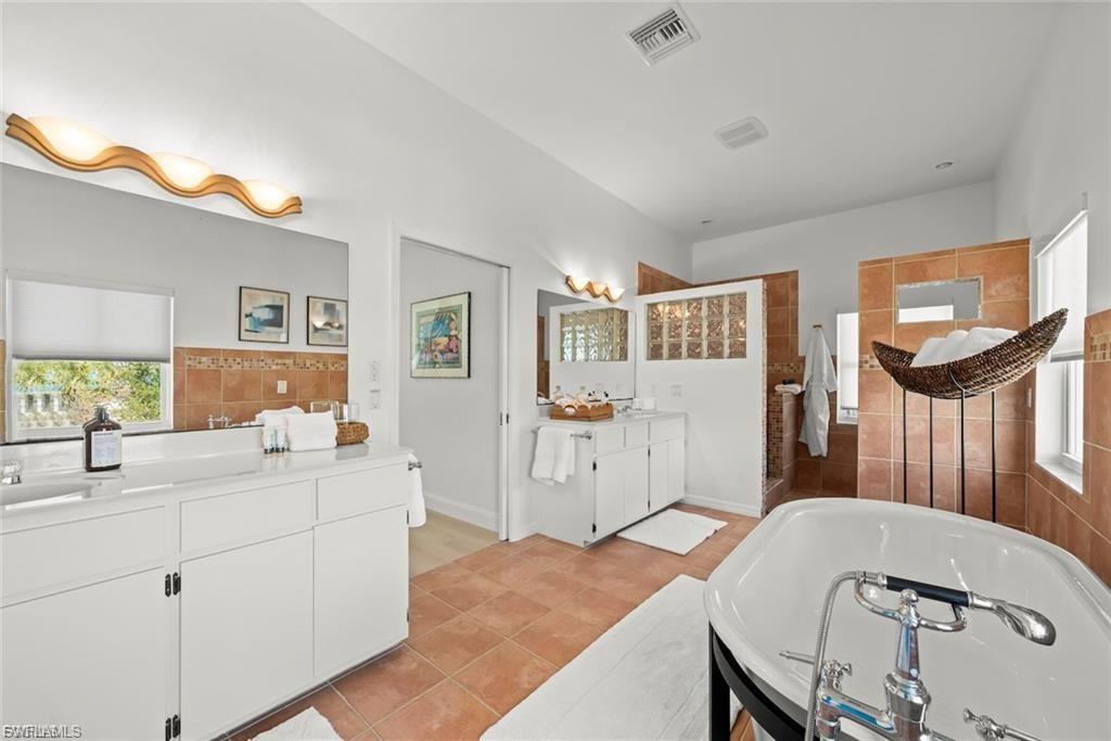 1163 Seagrape Ln Property Photo 39