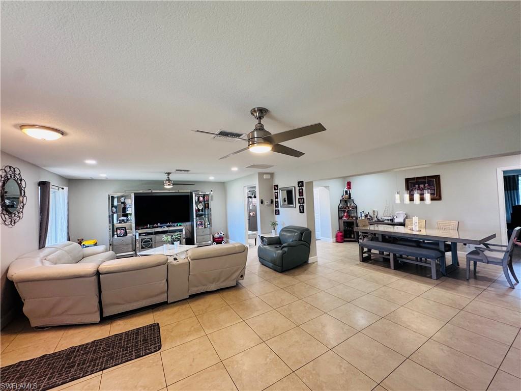 141 Sw 48th Ter Property Photo 5
