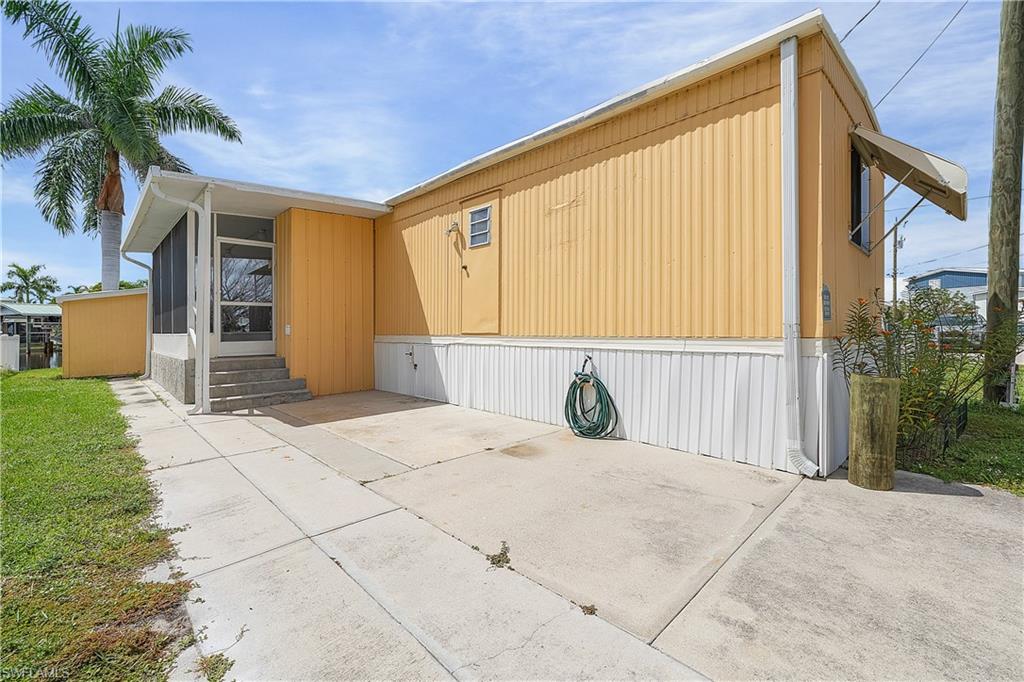 3851 Coconut Dr Property Photo 3