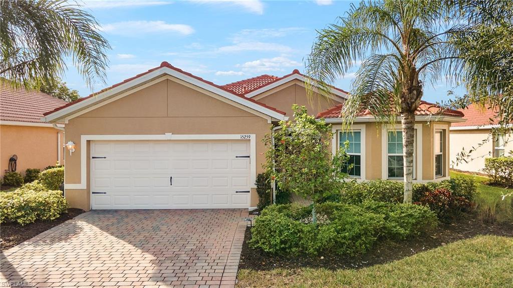 15259 Yellow Wood Dr Property Photo 2