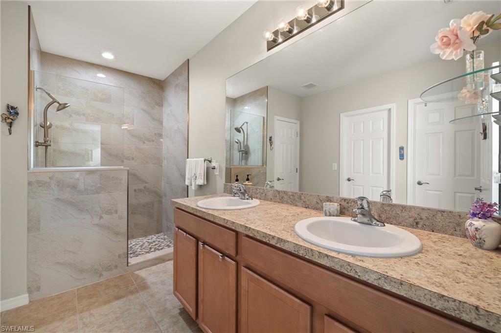 15259 Yellow Wood Dr Property Photo 15