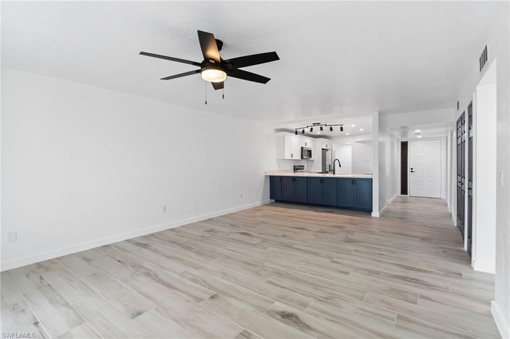 2067 W Lakeview Blvd 8 Property Photo 6