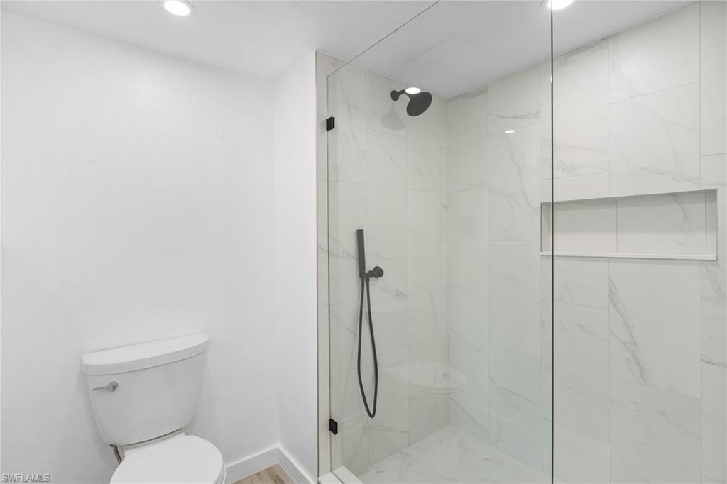 2067 W Lakeview Blvd 8 Property Photo 16
