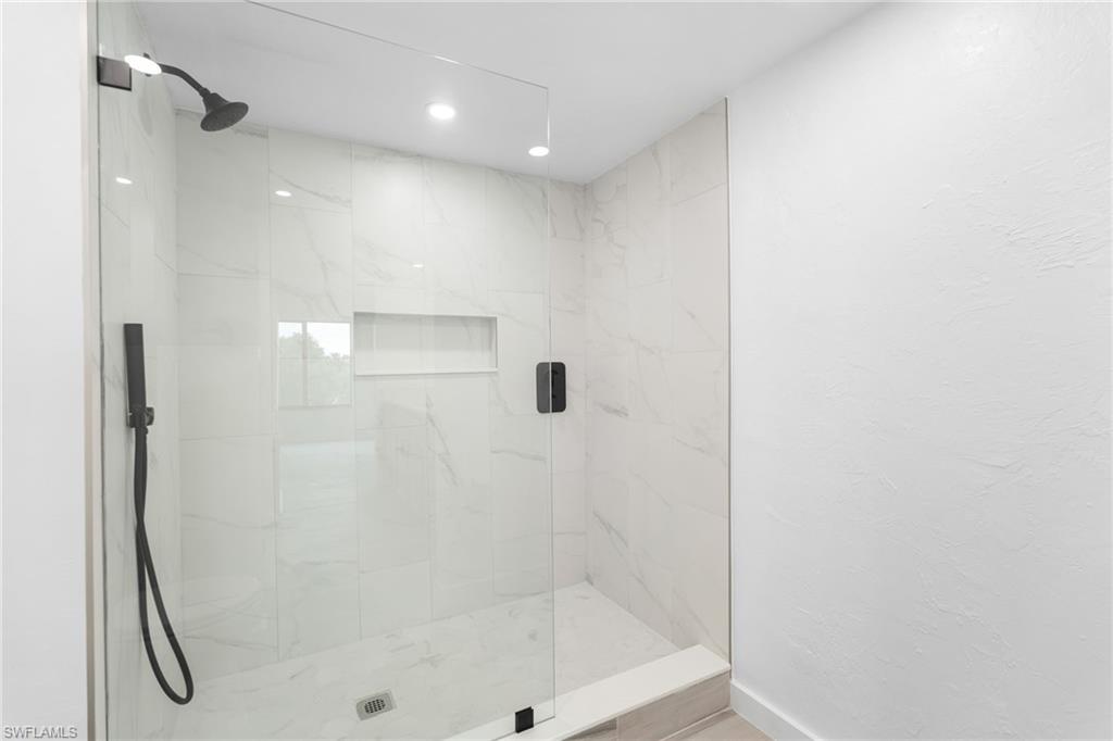 2067 W Lakeview Blvd 8 Property Photo 17