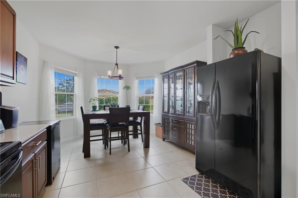 314 Se Van Loon Ter Property Photo 8