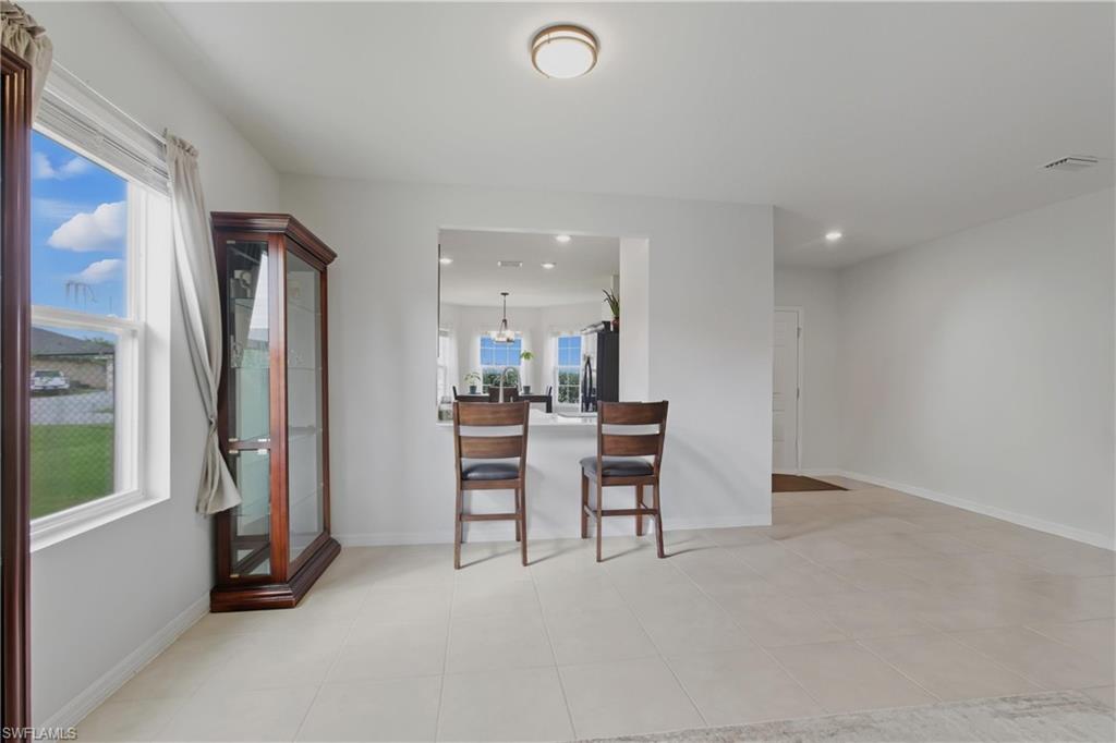 314 Se Van Loon Ter Property Photo 10