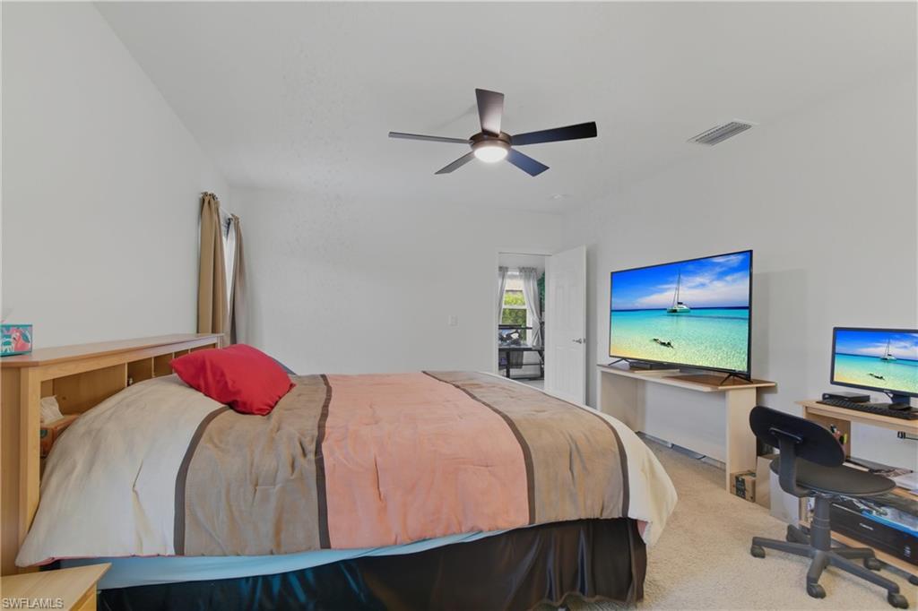 314 Se Van Loon Ter Property Photo 14