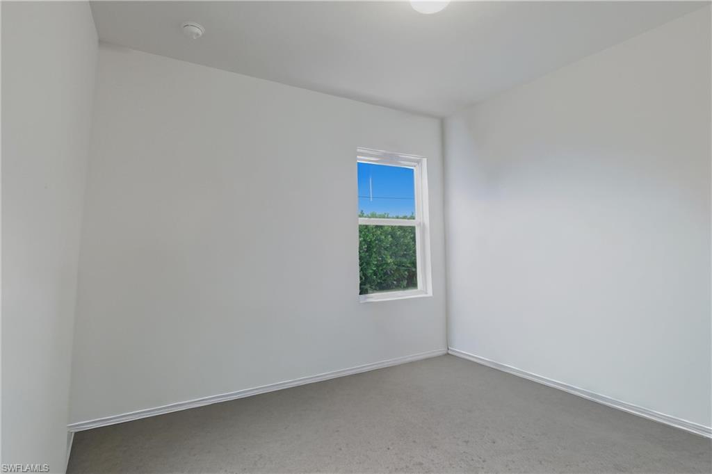 314 Se Van Loon Ter Property Photo 16