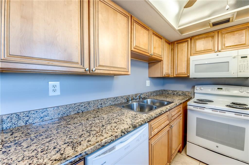 1003 Tropic Ter Property Photo 14