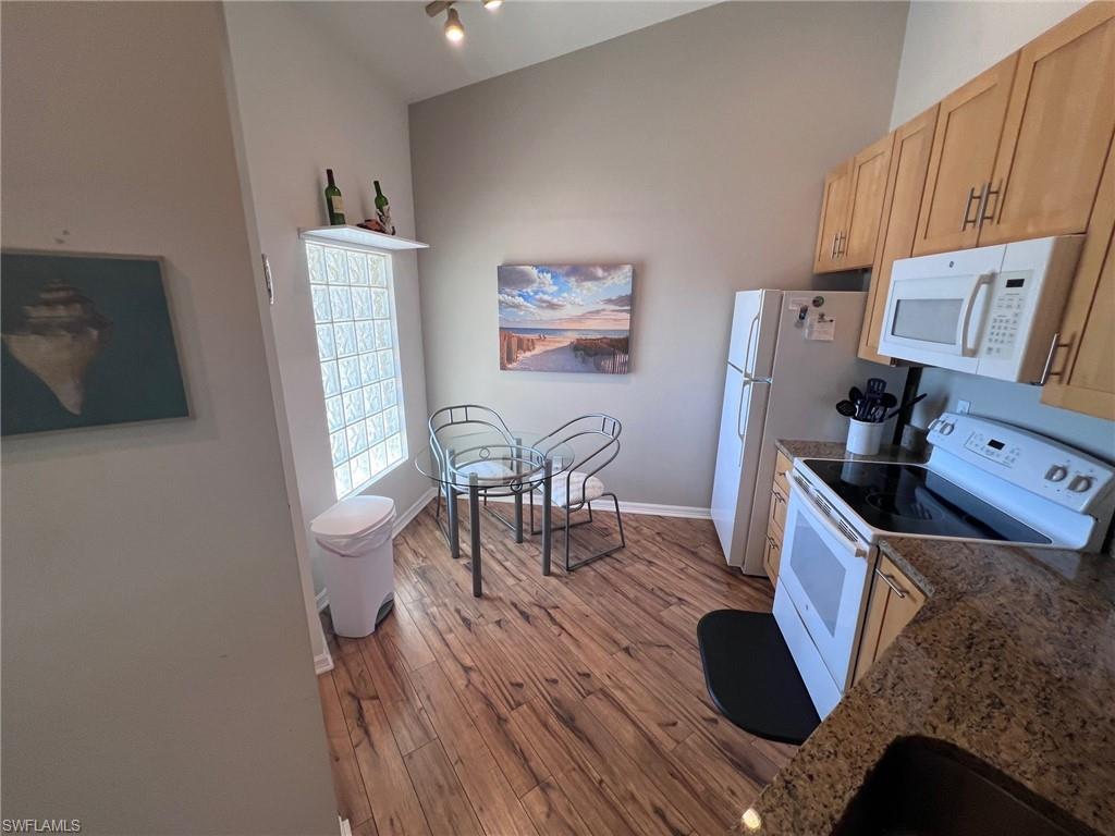 12061 Summergate Cir 204 Property Photo 4